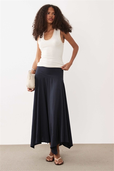 Молодежная юбка макси с асимметричным подолом артикул 155443241