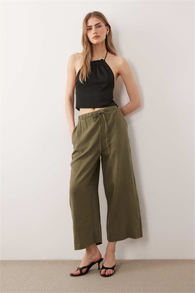 Юбка средней длины из атласа с косой отрезкой артикул 147765963