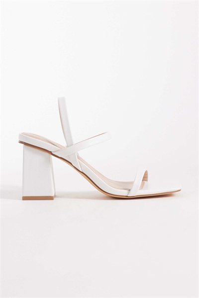 Сандалии с ремешками и каблуком средней высоты цвета пепла артикул 152864834