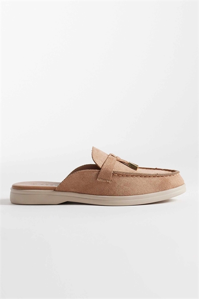 Лоферы с кисточками артикул 152702865