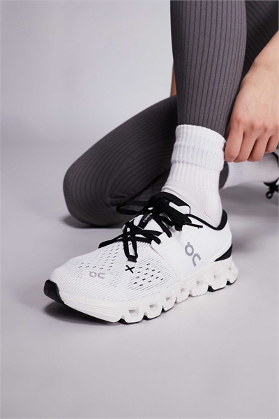 Тренажеры ON Cloud X 4 артикул 136563504