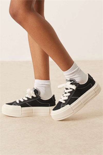 Кроссовки Chuck Taylor All Star Cruise унисекс артикул 133671105