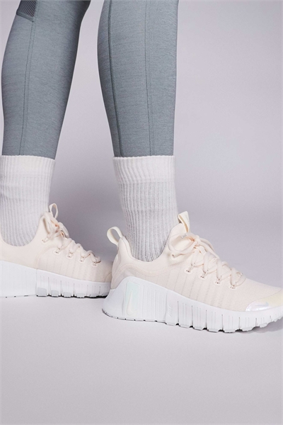 Бесплатные кроссовки Metcon 6 артикул 150000144