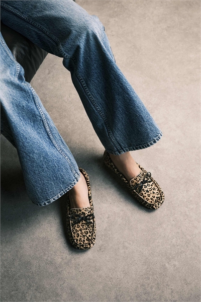 Лоферы Mirth из кожи премиум-класса с бантиком артикул 148442397