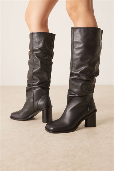 Кожаные ботфорты Carolina на каблуке черного цвета артикул 147258897