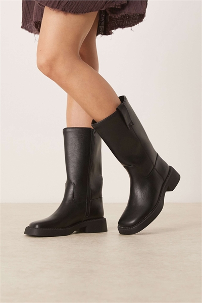 Ботинки Colby с затяжкой на коленях, черного цвета артикул 147084091