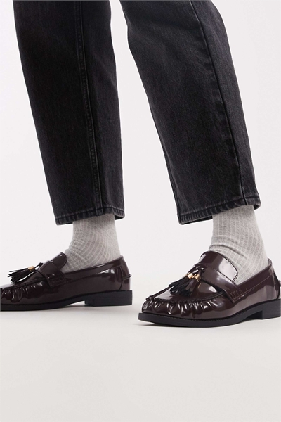 Лоферы с кисточками артикул 151897178