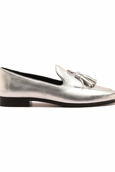 Лоферы с кожаными кисточками из кожи Moselle артикул 153631969