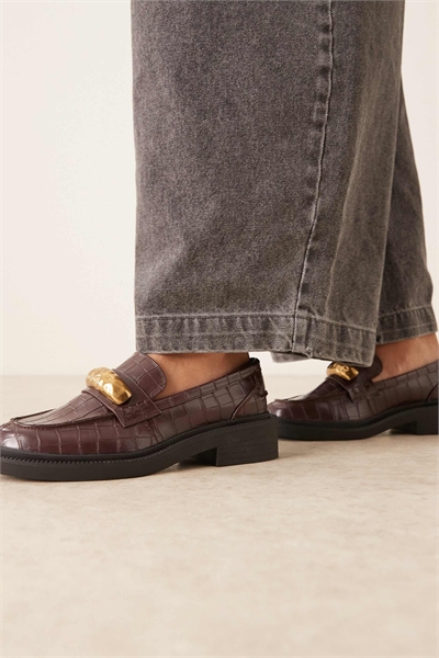 Лоферы Mistral с декоративной отделкой, коричневые, под крокодил артикул 146783511