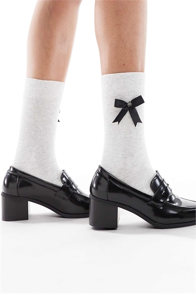 Лоферы «Антония» на каблуке артикул 147699241