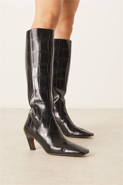 Ботинки Colette с заостренным носком и высоким голенищем из черной кожи под крокодил артикул 147264644