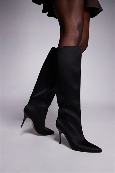Кожаные сапоги Corinne на шпильке из черного атласа артикул 148699340