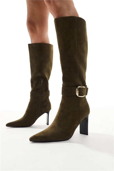 Ботинки до колен Leah на низком каблуке с пряжкой, оливкового цвета артикул 147693430