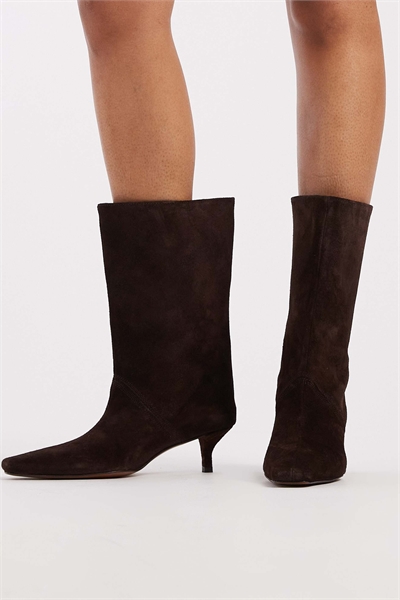 Широкие замшевые сапоги Calloway премиум-класса шоколадного цвета артикул 149429665