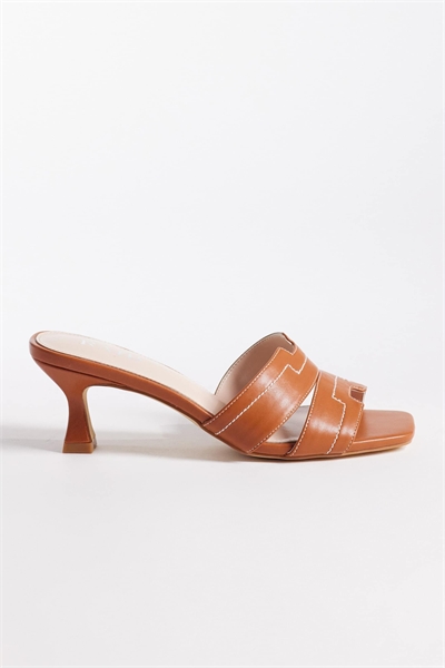 Босоножки-муле с низким каблуком от Clydie артикул 152905419