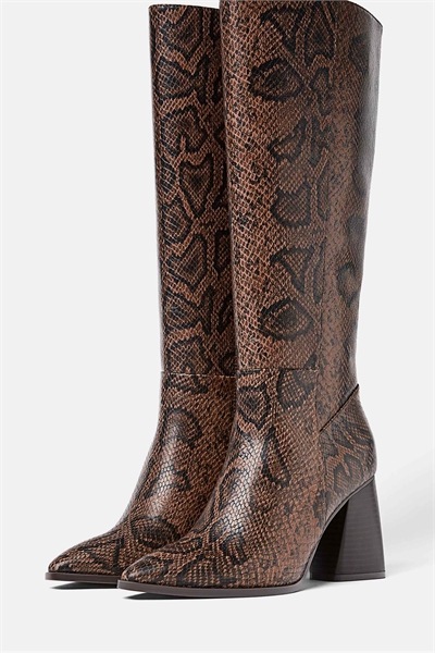 Ботинки на высоком каблуке с животных принтом в комбинированном исполнении артикул 152093799