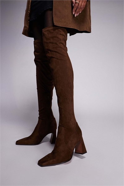 Сапоги выше колена с заостренным носком от Kira артикул 147662439