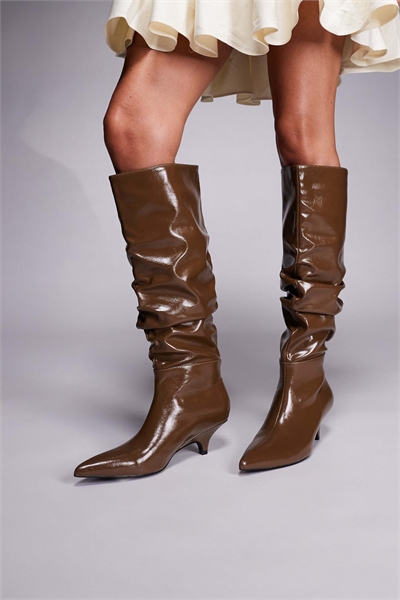 Ботинки до колен на низком каблуке с рюшами La Dolce Vita артикул 147785953