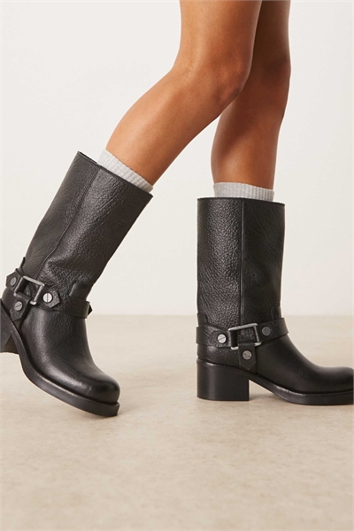 Короткие ботинки-тракеры из кожи премиум-класса от Colton артикул 147328701