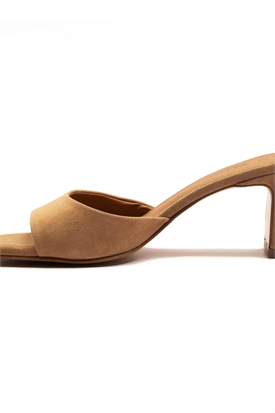 Женские сандалии на каблуке из замши «PARK» с блочным каблуком артикул 148273001