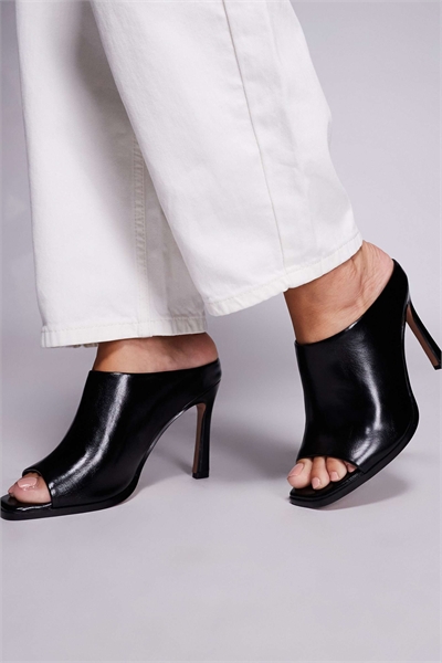 Босоножки Nessa на высоком каблуке артикул 148998381