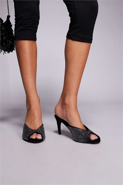 Мулеты на каблуке с декоративными элементами артикул 149146037