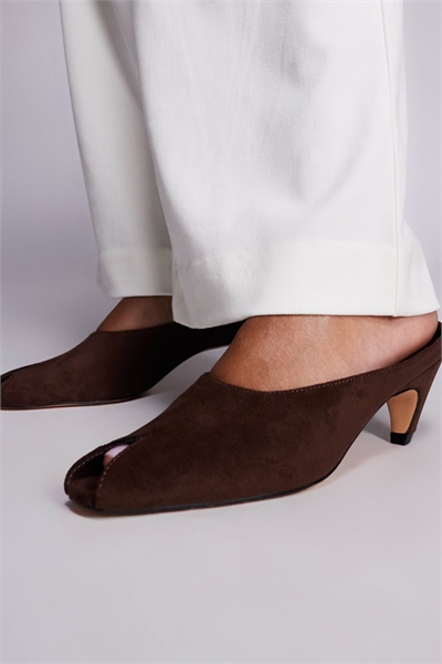 Туфли-муле Reuben с изогнутым каблуком-«кошачьей лапкой» и открытым носком артикул 149140506