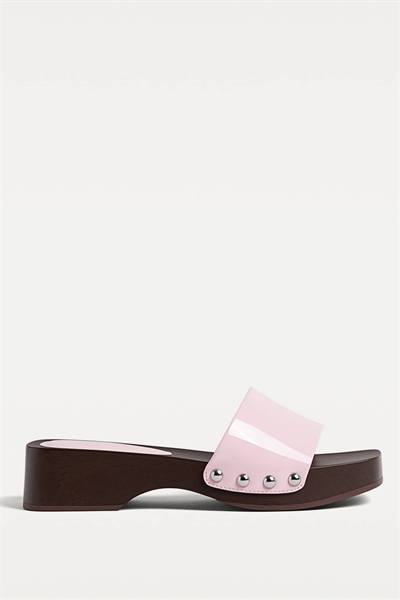 Розовые сабо с бусинами артикул 149450479