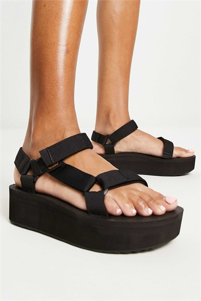 Универсальные сандалии на плоской подошве артикул 125595966