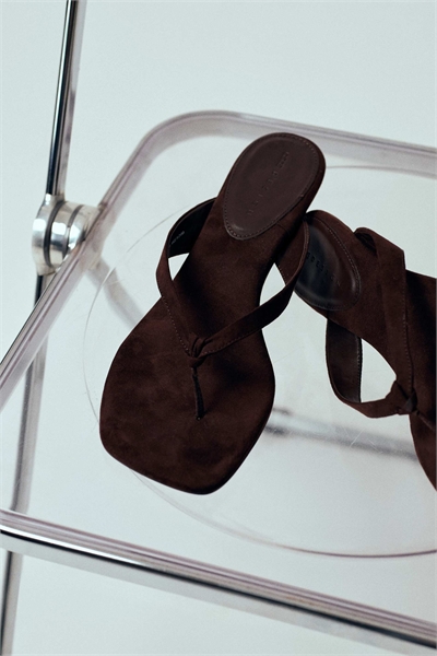 Сандалии Havana на тонком ремешке с низким каблуком артикул 154214486