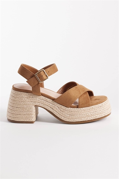 Сандалии Aven на платформе с цельным каблуком артикул 152864844