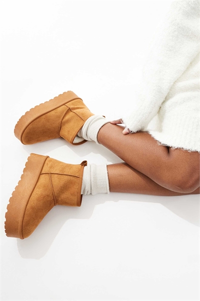 Ботинки на плоской подошве артикул 148662449