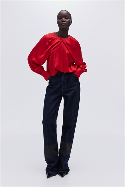 Атласная блузка с воздушными рукавами артикул 1309873002