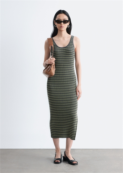 Полосатое платье средней длины с ребристым узором артикул 1326099001