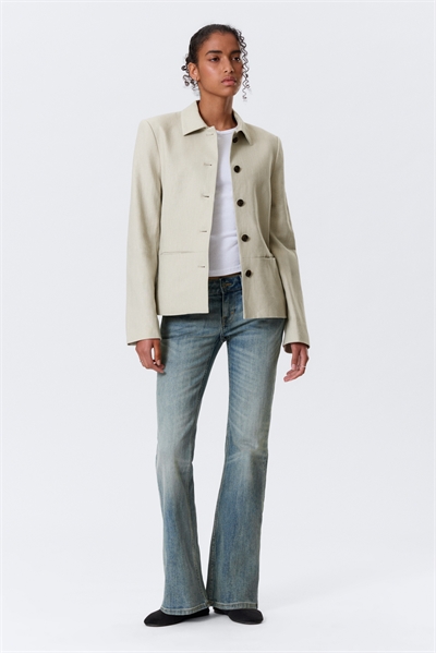 Приталенный пиджак на пуговицах артикул 1326203002