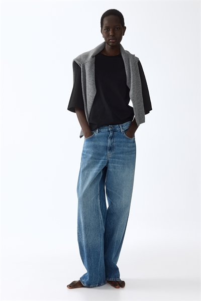 Хлопковая футболка свободного кроя артикул 1334069001