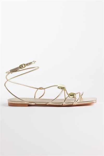 Плоские сандалии с золотыми элементами артикул 152318355