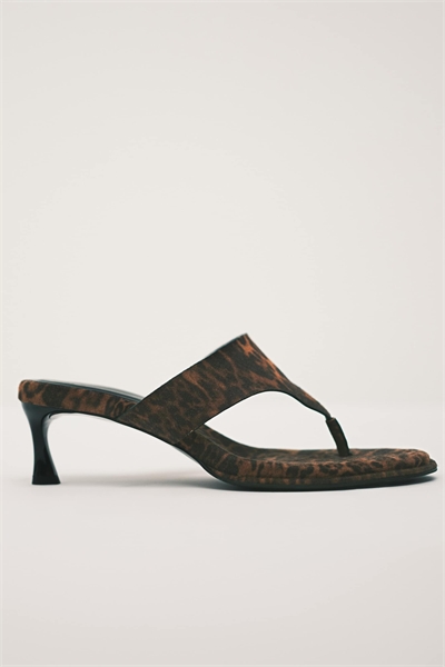 Сандалии Horizon с широким носком, перемычкой и низким каблуком артикул 152236193