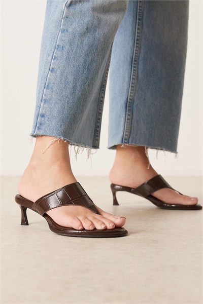 Сандалии Horizon с широким носком, перемычкой и низким каблуком артикул 152322484