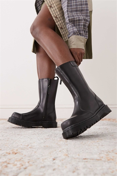 Ботинки Rejena до середины икры артикул 153716574