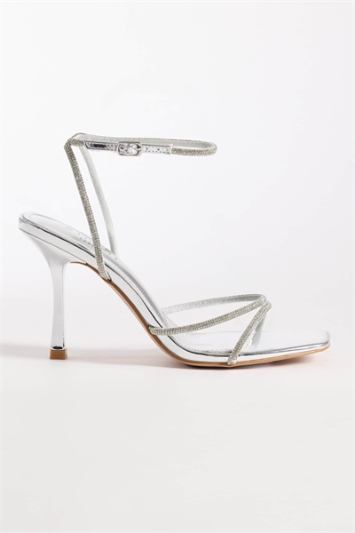 Сандалии на каблуке Simmi London Judy с декоративными элементами артикул 153399163