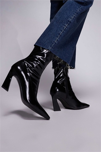 Ботильоны с заостренным носком и мелкоячеистой вязкой артикул 147264639