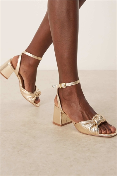 Сандалии Hansel на среднем каблуке с завязками артикул 141412985