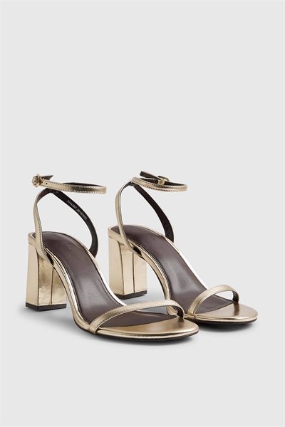 Сандалии на едва заметном каблуке артикул 155740819