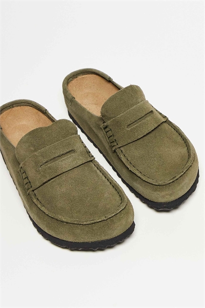 Универсальные лоферы «Неаполь» узкого кроя с перехватной конструкцией артикул 153119585