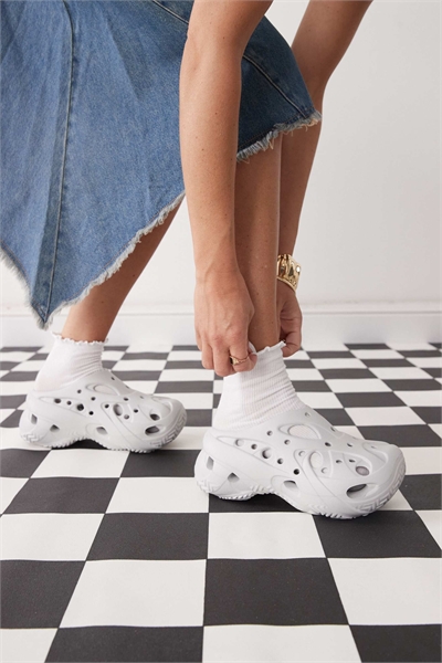 Запертый сабо артикул 148001856