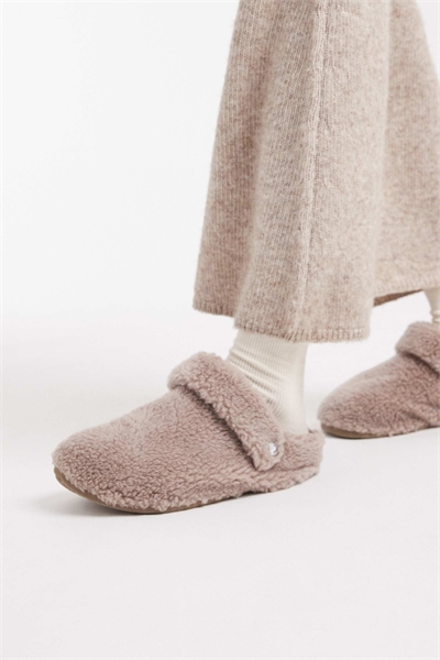 Универсальные флисовые тапочки Cozzzy артикул 150177157