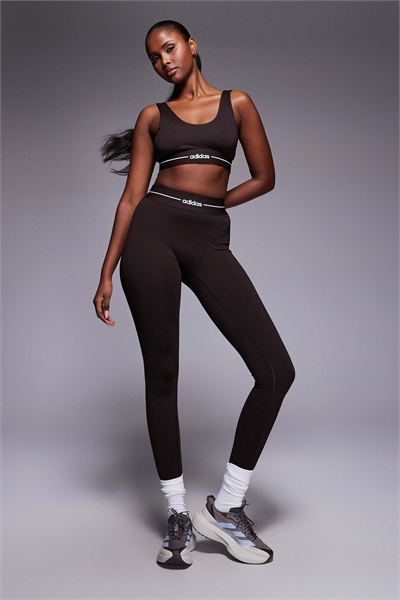 Леггинсы adidas Training Hyperglam с линейным рисунком по всей длине артикул 150043879