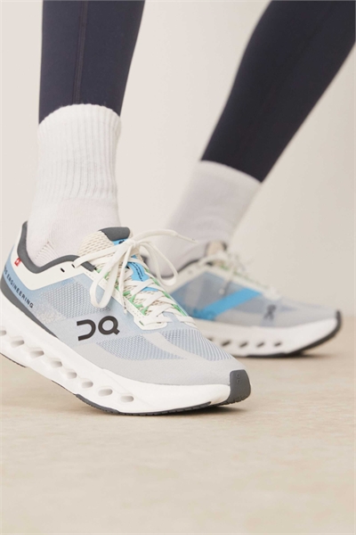 Кроссовки для бега ON Cloudsurfer Next артикул 140890786
