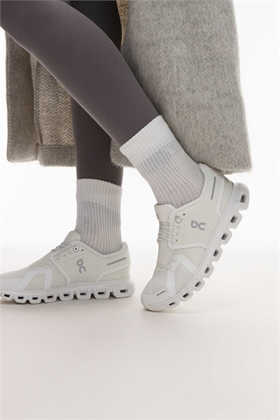 Кроссовки ON Cloud 6 для повседневного ношения артикул 140890811